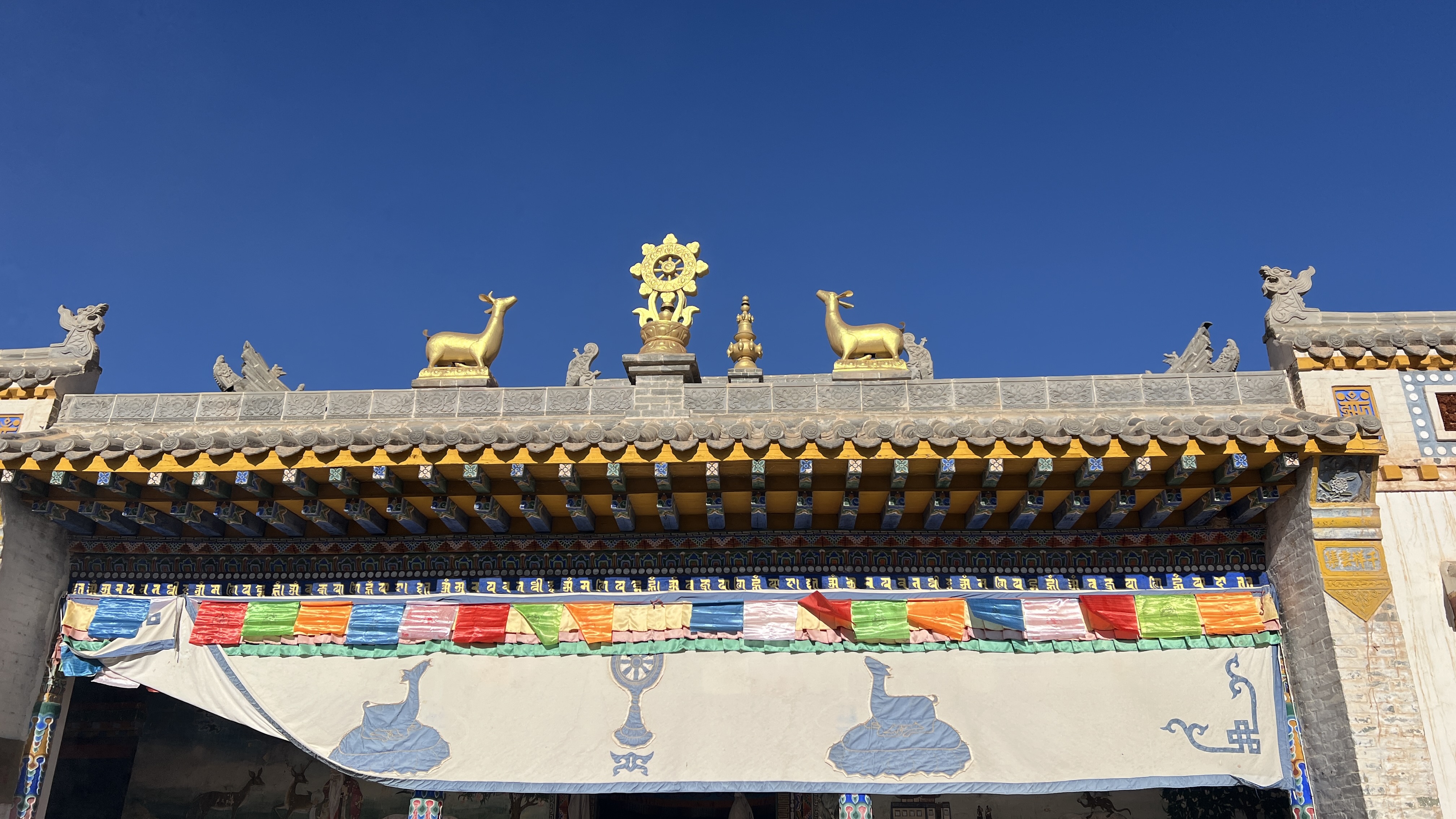 A photo taken on September 22, 2024 shows architectural details of the Badain Jaran Temple deep in the desert of Alxa Right Banner, Inner Mongolia Autonomous Region. /CGTN