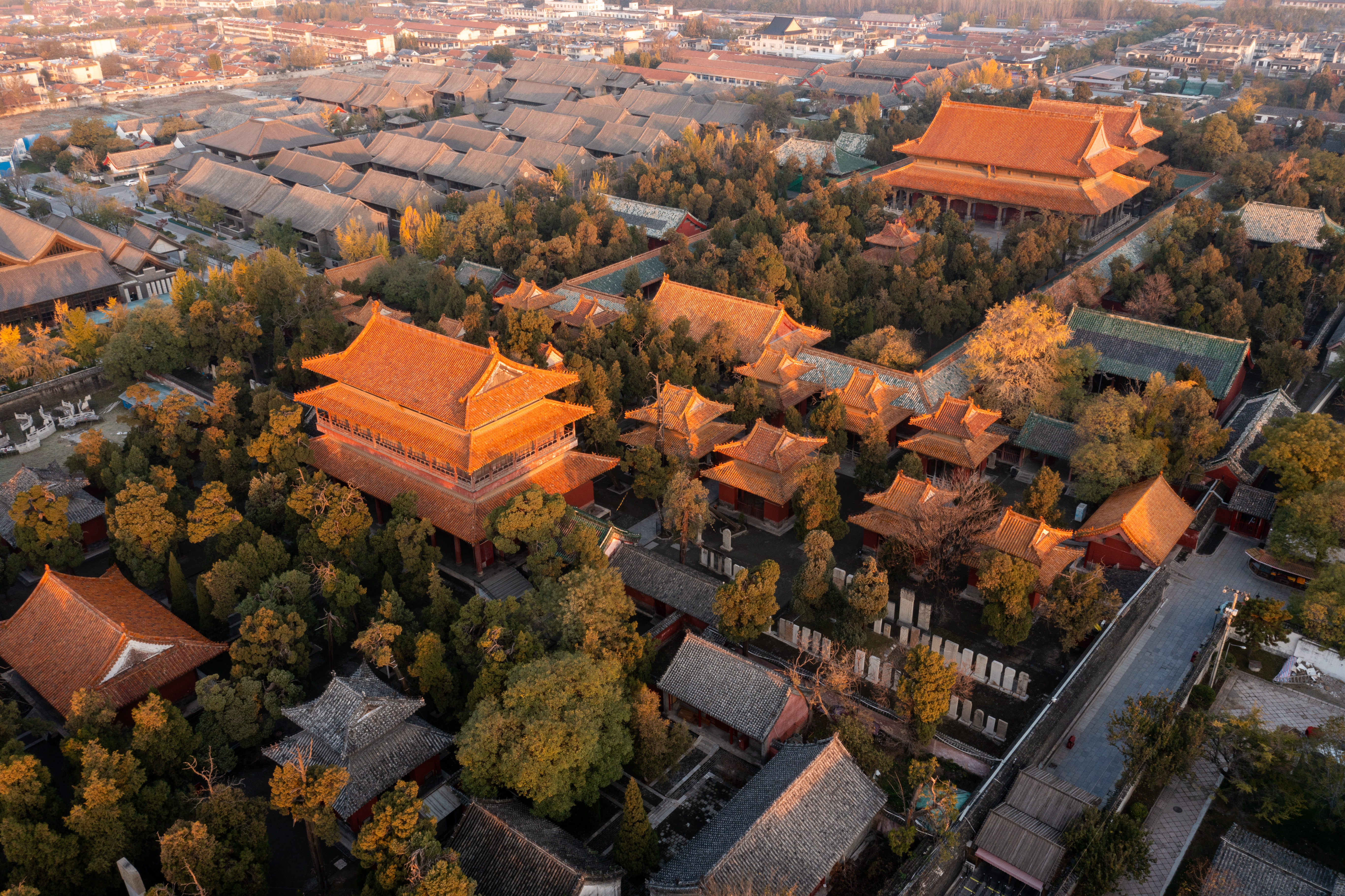 The Temple of Confucius by Xue Zhaotian