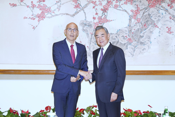 Chinese Foreign Minister Wang Yi (R) meets with the United Nations High Commissioner for Human Rights Volker Turk on the sidelines of the United Nations General Assembly in New York, September 24, 2024. /Chinese Ministry of Foreign Affairs