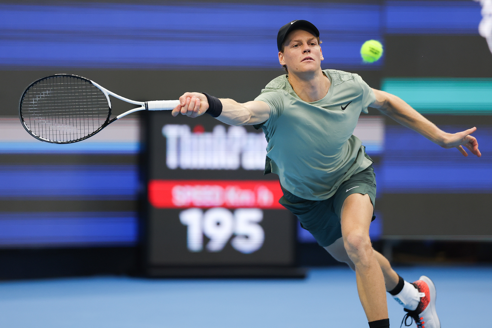 Jannik Sinner of Italy competes in the men's singles first-round match against Nicolas Jarry of Chile at the China Open in Beijing, September 26, 2024. /CFP