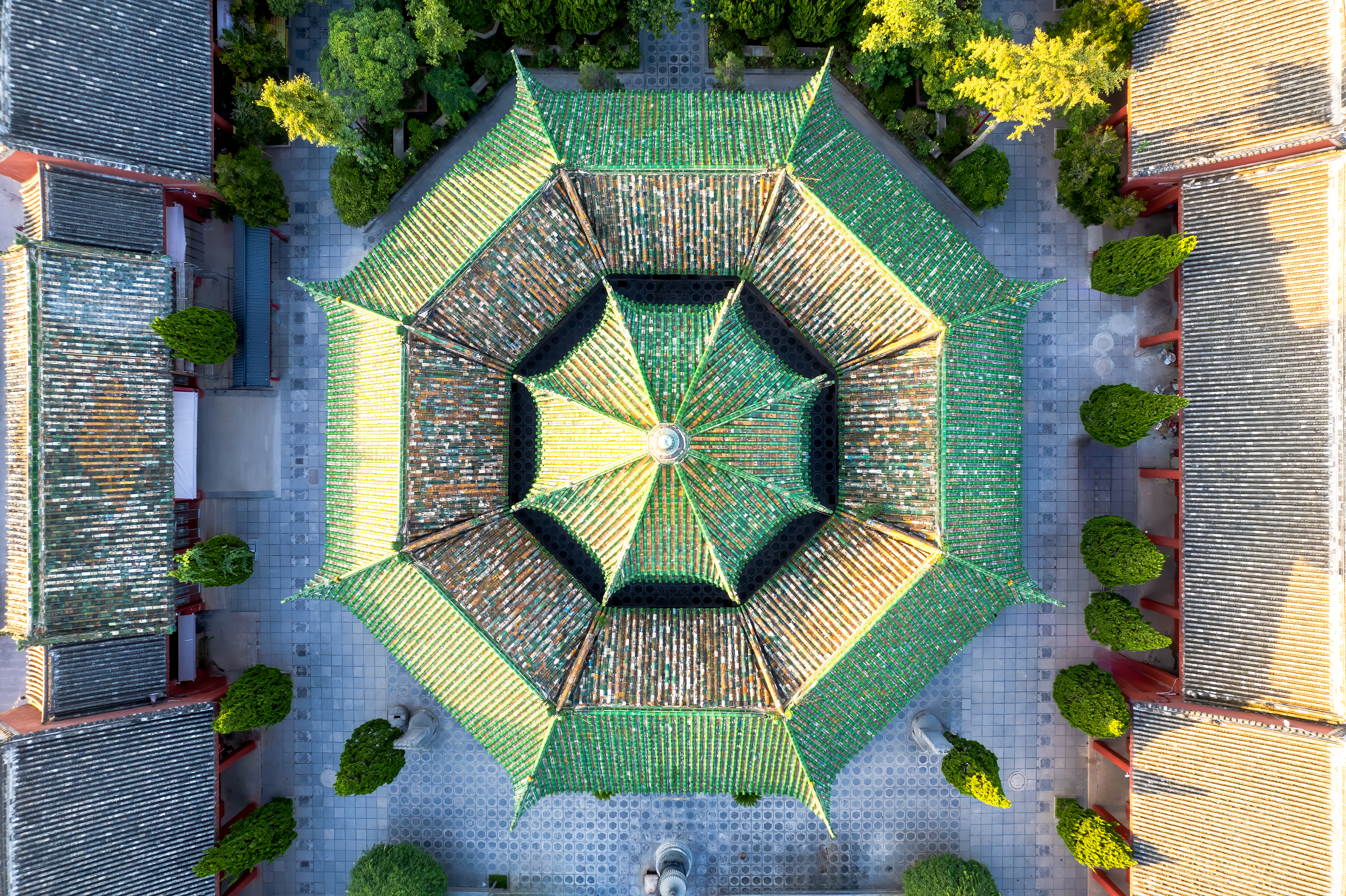 Foto udara aula segi delapan di Kuil Daxiangguo, Kota Kaifeng, Provinsi Henan, Tiongkok tengah. /CFP