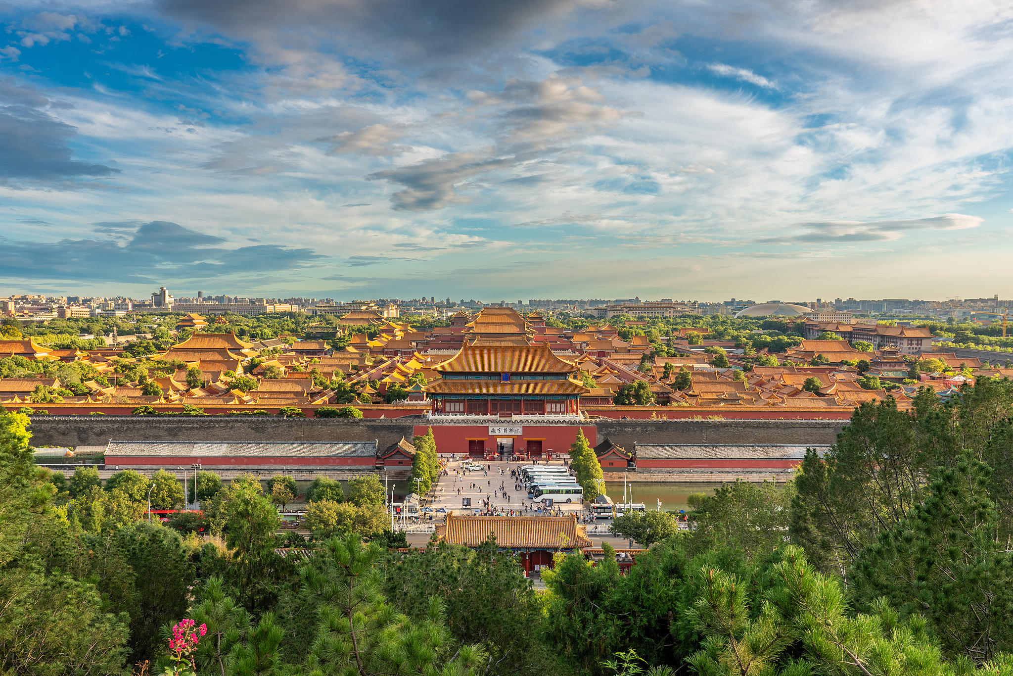 Panoramic view of the Forbidden City from Jingshan Park, Beijing. /CFP