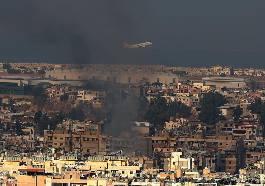 Asap meningkat setelah serangan udara Israel di pinggiran selatan Beirut, Lebanon, 28 September 2024. /Xinhua