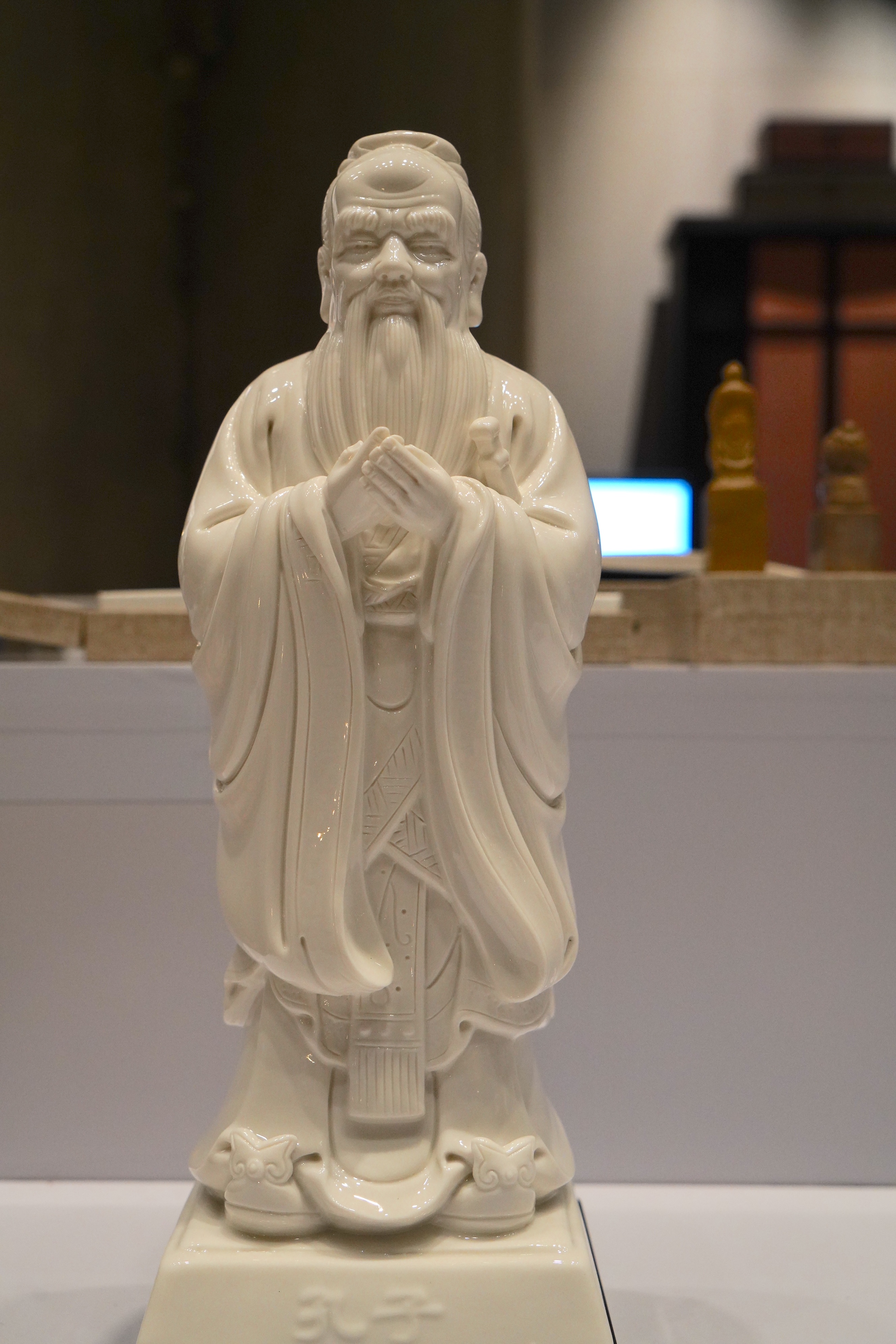 A ceramic sculpture of Confucius is on display at the 2024 China International Confucius Cultural Festival in Qufu, Shandong Province. /CGTN