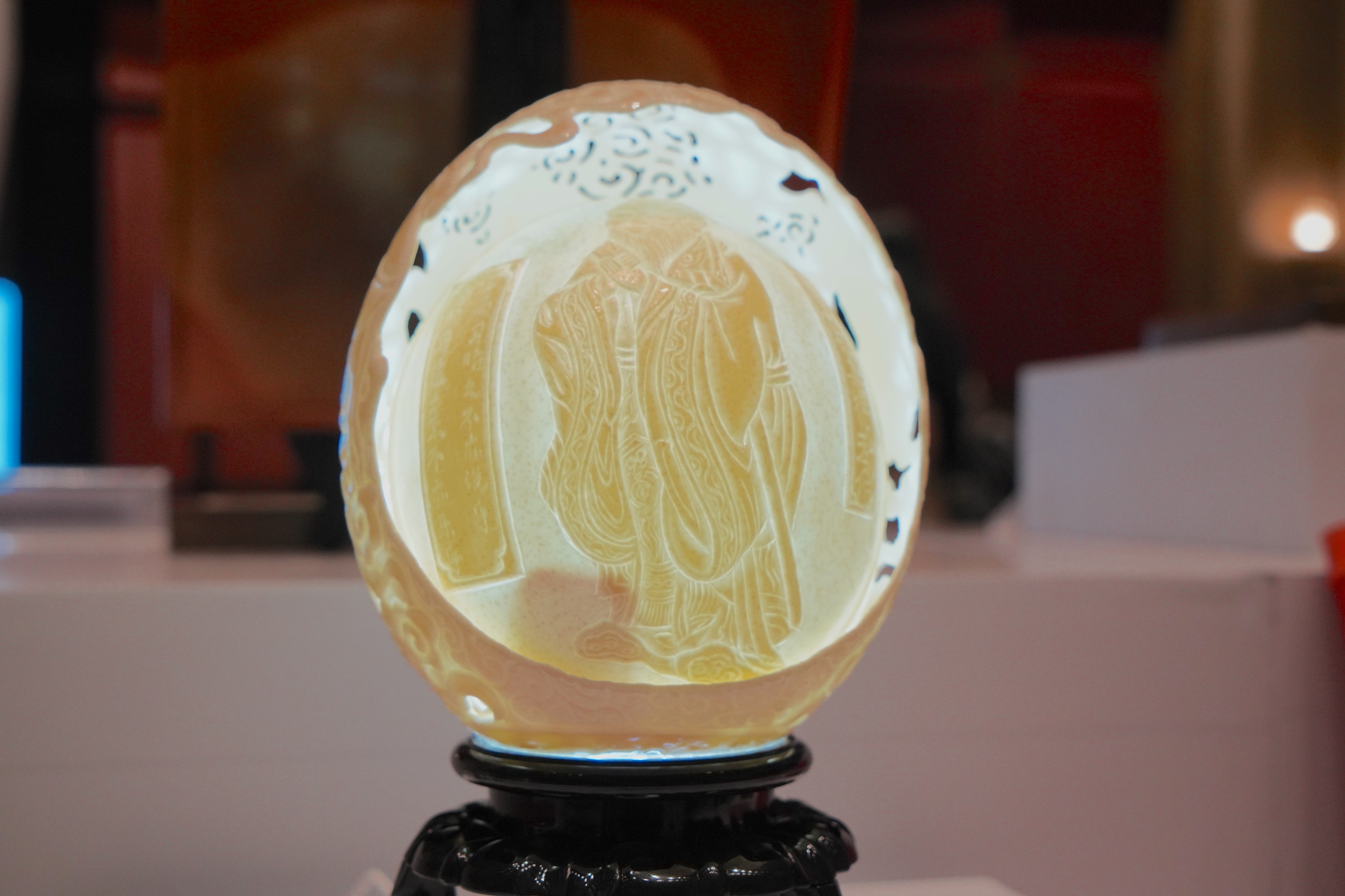 An egg carving depicting Confucius is on display at the 2024 China International Confucius Cultural Festival in Qufu, Shandong Province. /CGTN