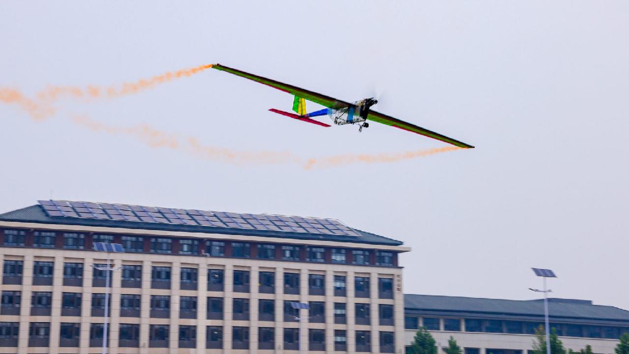 In photos: Air show dazzles spectators at aircraft design competition in China