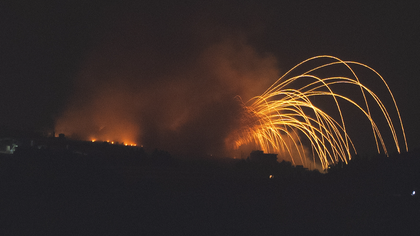 Israeli shelling hits an area in southern Lebanon, as seen from northern Israel, September 30, 2024. /CFP