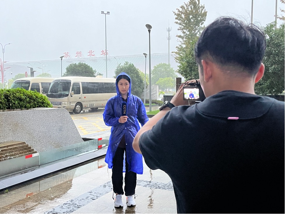 CGTN reporter doing live reports as Typhoon Bebinca hits Suzhou, Jiangsu Province, September 16, 2024. /CGTN