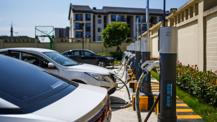 New energy vehicles being charged at a charging station in Gujiao Township of Bouyei-Miao Autonomous Prefecture of Qiannan, southwest China's Guizhou Province, October 17, 2023. /Xinhua