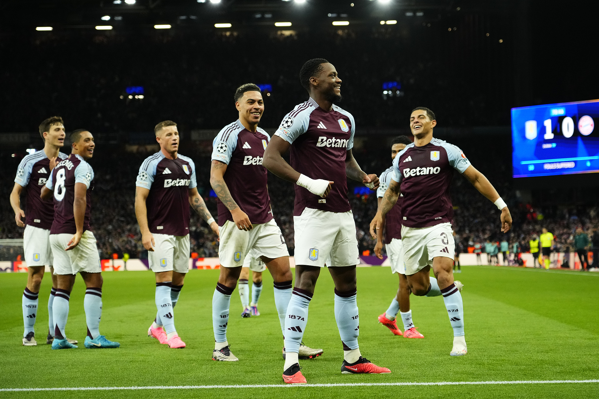 Villa players celebrate their first goal against Bayern Munich during the Champions League group stage in Birmingham, UK, October 2, 2024. /CFP