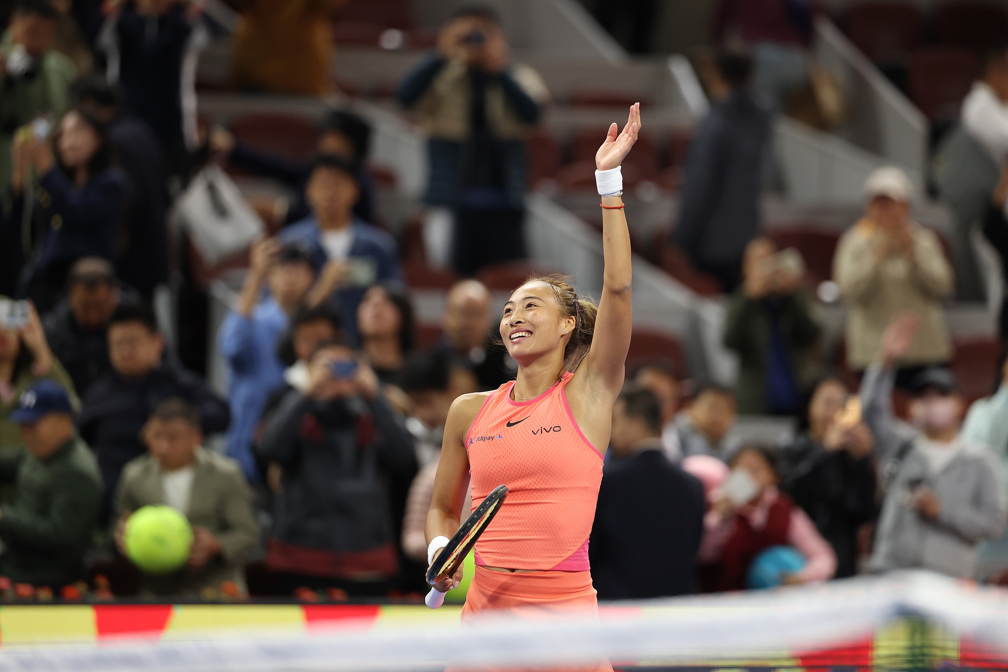 Zheng Qinwen of China acknowledges the crowd after her match against Amanda Anisimova of the United States (not pictured) at the China Open in Beijing, China, October 2, 2024. /CFP