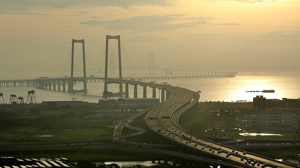 A view of the Shenzhen-Zhongshan Link at around 6 a.m. (BJT), Zhongshan, south China's Guangdong Province, October 1, 2024. /CFP