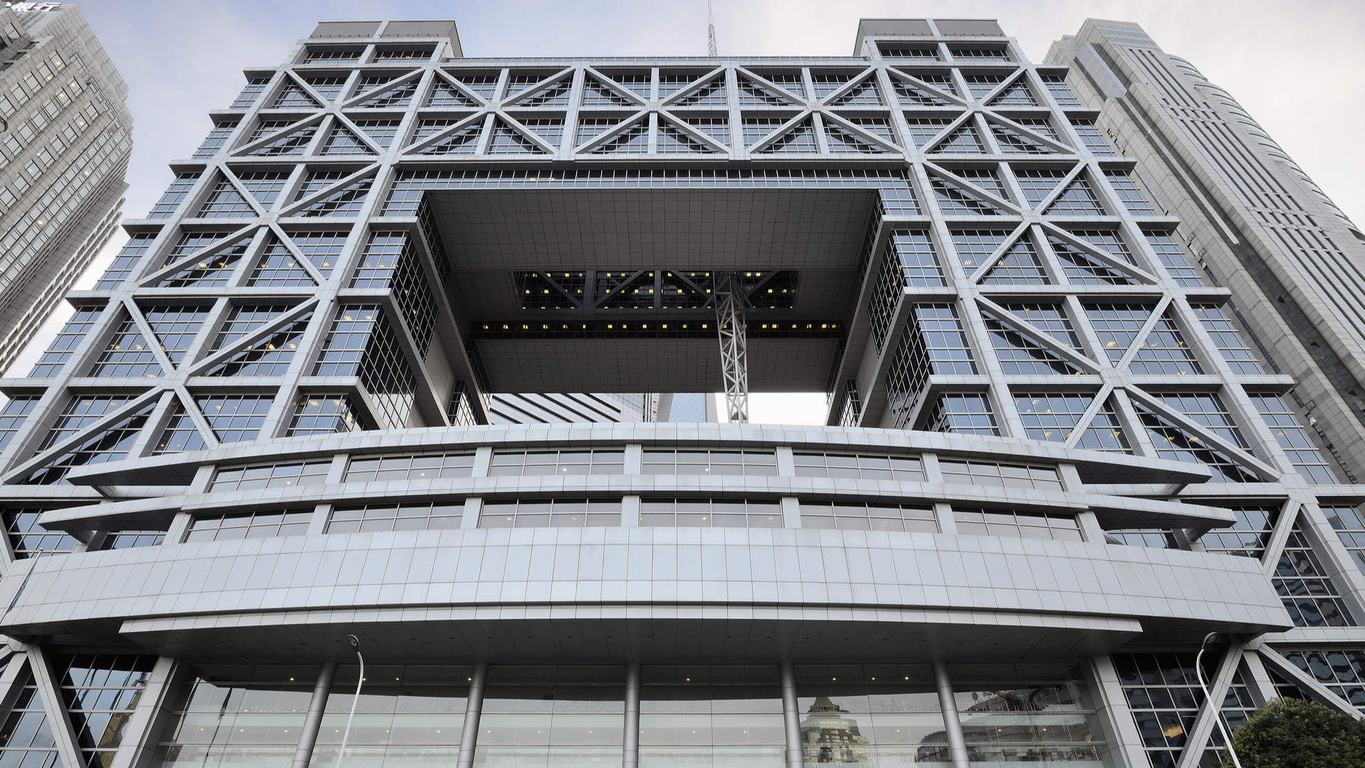 The front of the Shanghai Stock Exchange building, Pudong New Area, Shanghai, China. /CFP