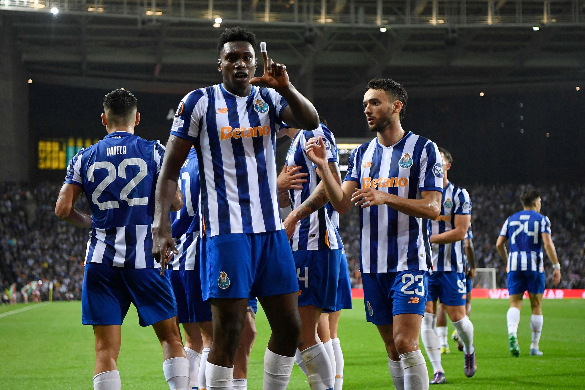 Porto players celebrate after scoring a goal in the UEFA Europa League game against Manchester United at the Estadio do Dragao in Porto, Portugal, October 3, 2024. /CFP