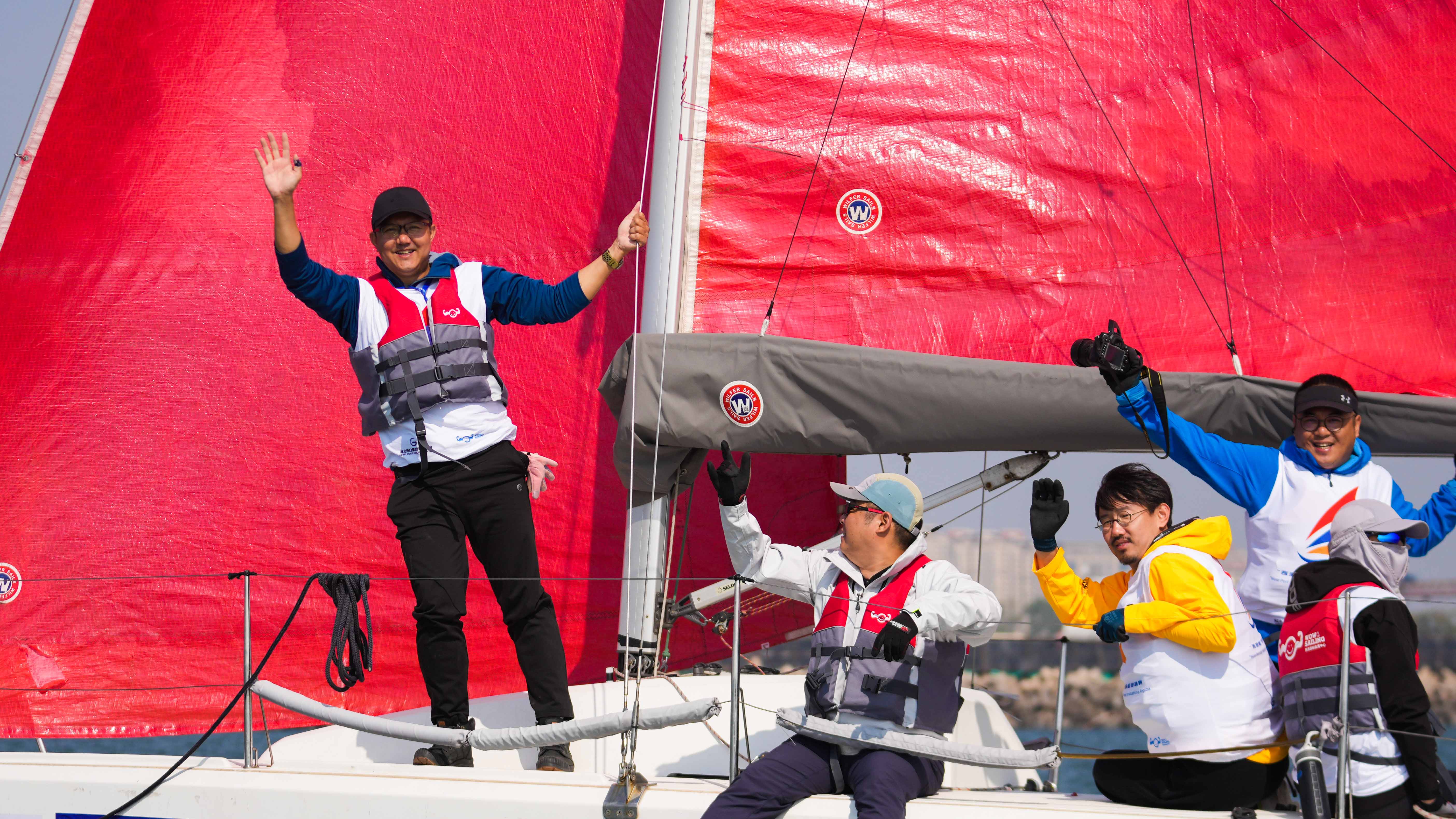 Chinese sailing enthusiasts join regatta during Golden Week