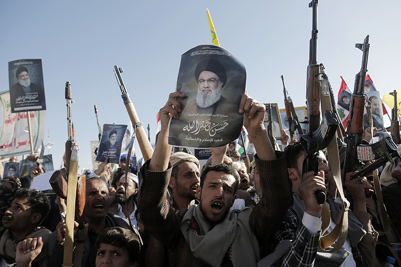 Armed fighters gather in the Yemeni capital Sana'a to condemn Israel's attacks on the Gaza Strip and Lebanon in Sana'a, Yemen, October 4, 2024. /CFP