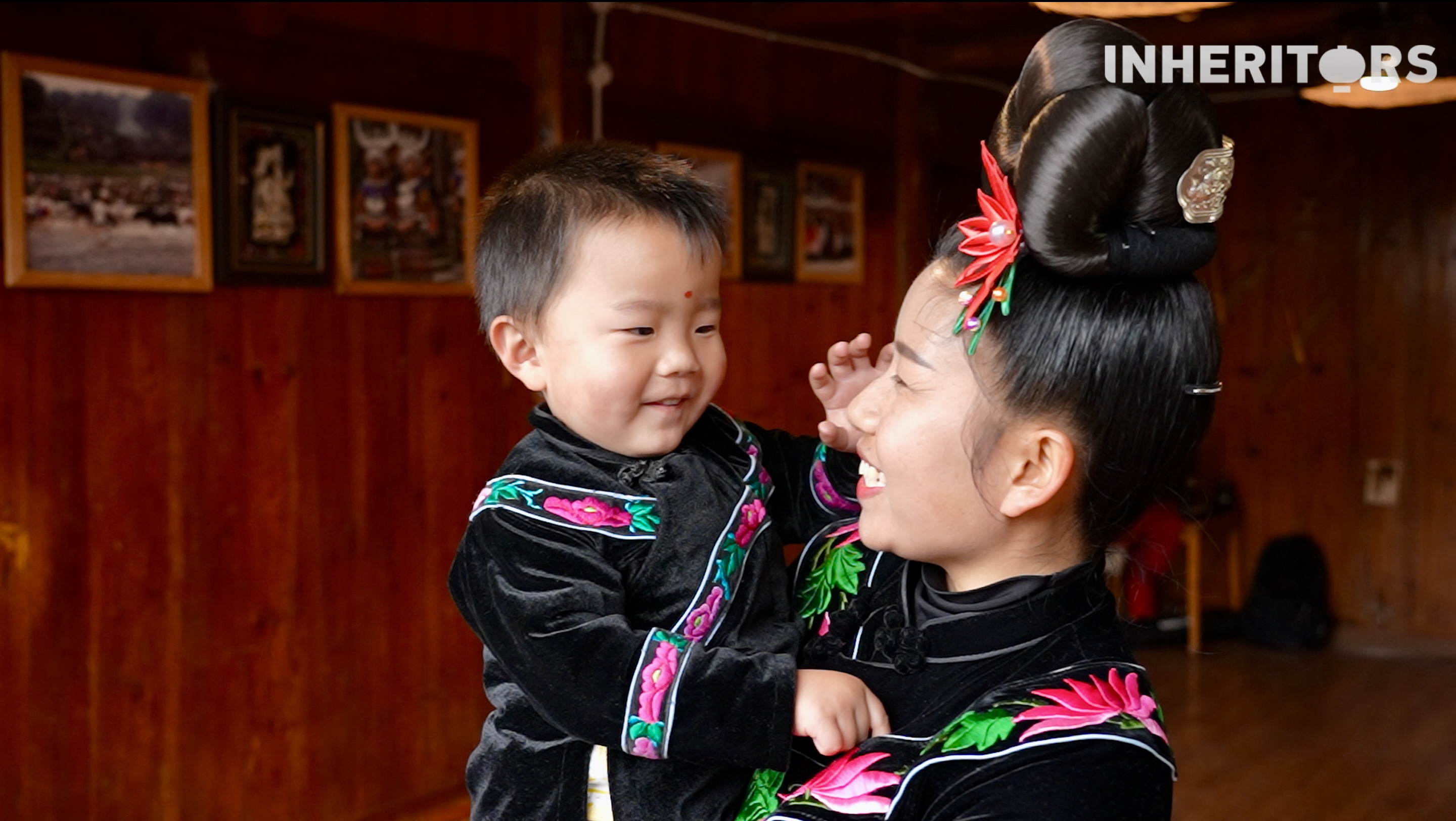 A view of smiles of the Miao people /CGTN