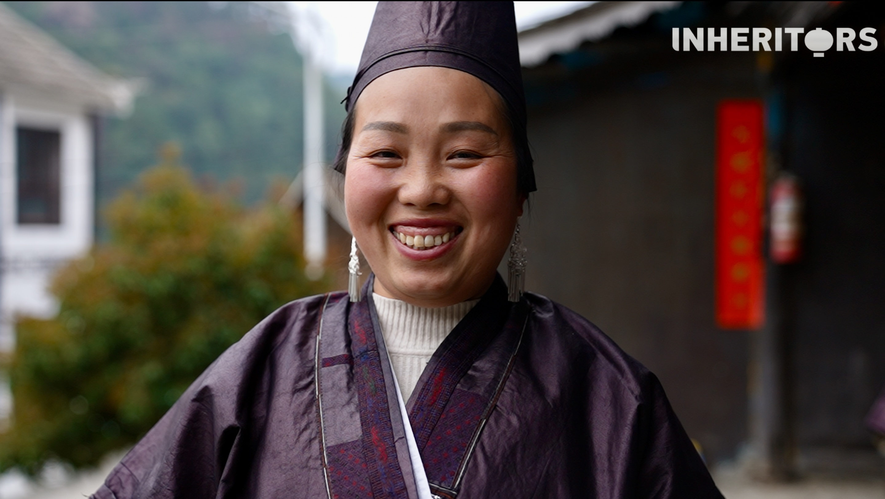 A view of smiles of the Miao people /CGTN