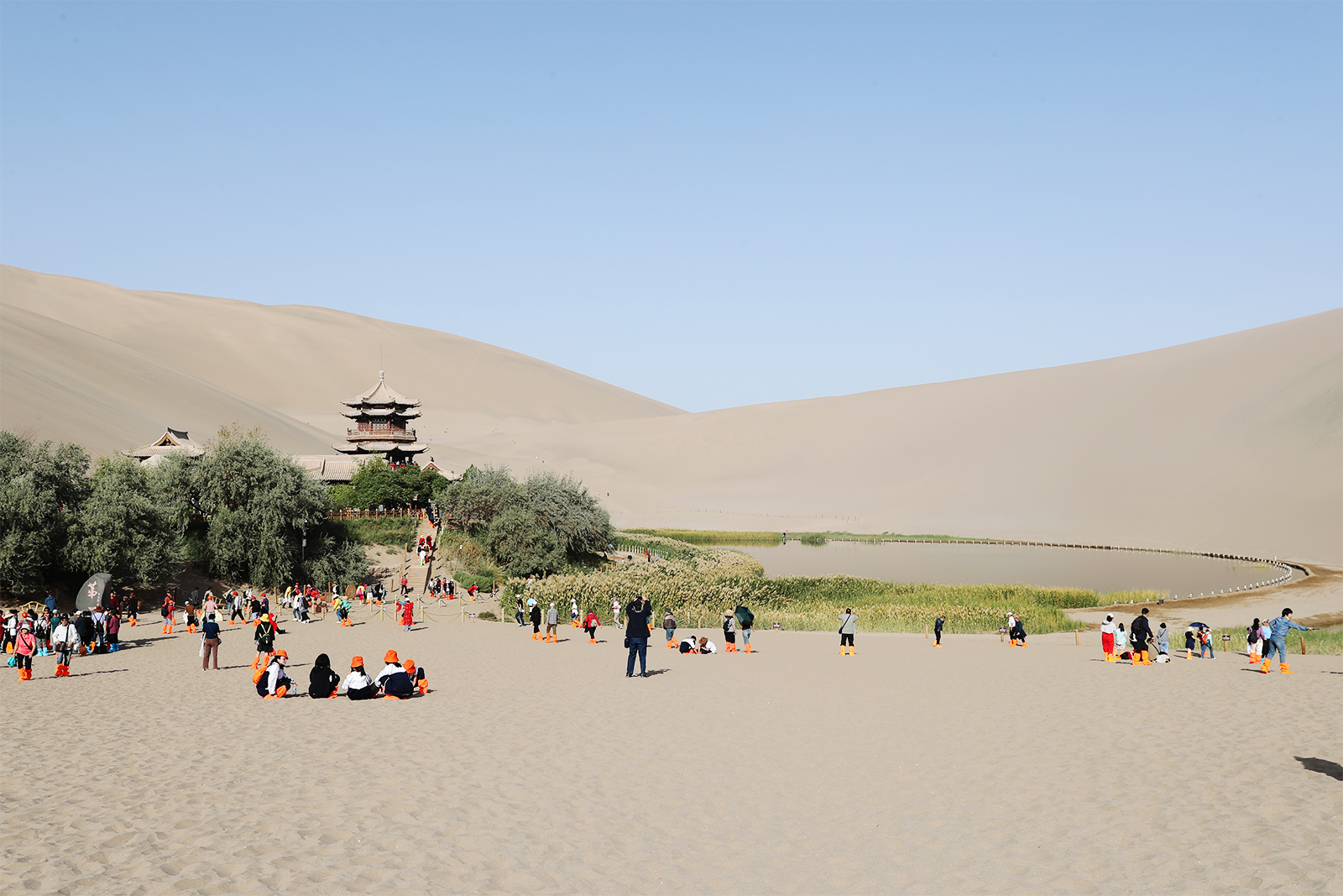 Crescent Spring lies at the base of Mingsha Mountain in Dunhuang, Gansu Province. /CGTN