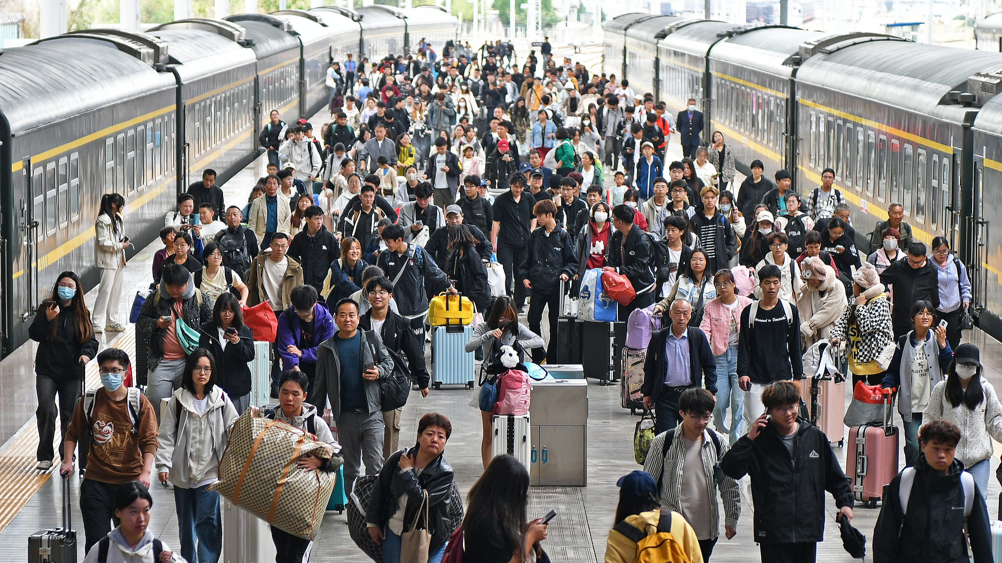 Live: The last day of National Day holiday – China's nationwide return travel peak