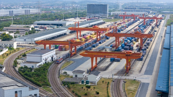 The first China-Laos cross-border freight train sets off from the Jinhua South Railway Station in east China's Zhejiang Province for Vientiane, Laos, August 30, 2024. /CFP