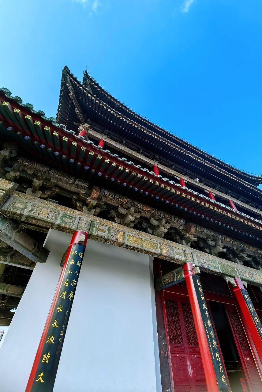 A view of the Bell Tower in the center of Xi'an, northwest China's Shaanxi Province. /CGTN