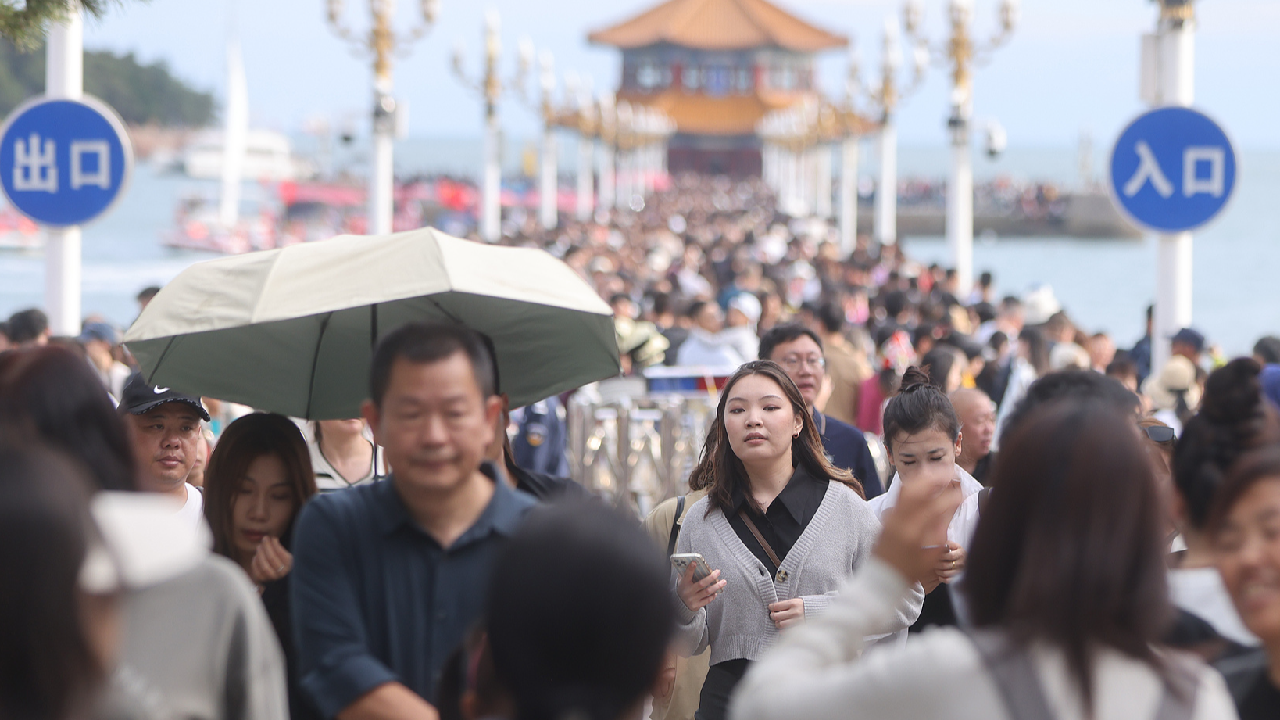 Chinese consumer spending jumps during National Day holiday