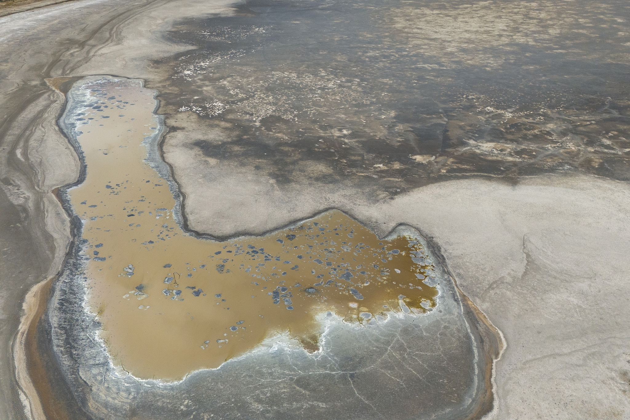 A view of the almost dry lake Pergusa, near Caltanissetta, central Sicily, Italy, that once served as a water reserve for a large part of central Sicily, July 19, 2024. /CFP