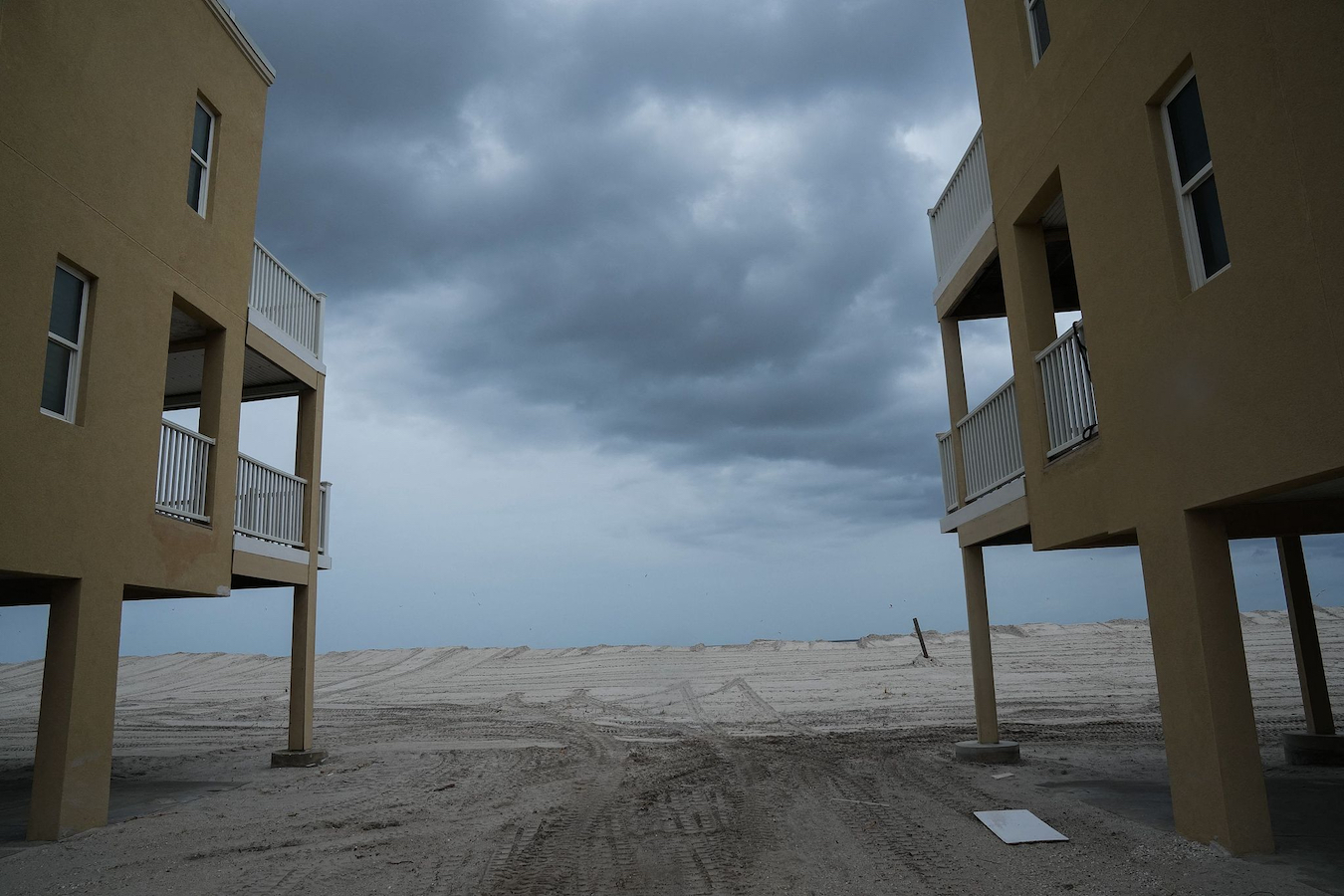 An apartment complex damaged in Hurricane Helene in the Treasure Island section of St. Petersburg ahead of Hurricane Milton's expected landfall on Florida, the U.S., October 8, 2024. /CFP