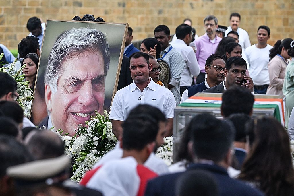 Crowds of mourners gather in India's financial capital Mumbai for the funeral of industrialist Ratan Tata. Mumbai, October 10, 2024. /CFP