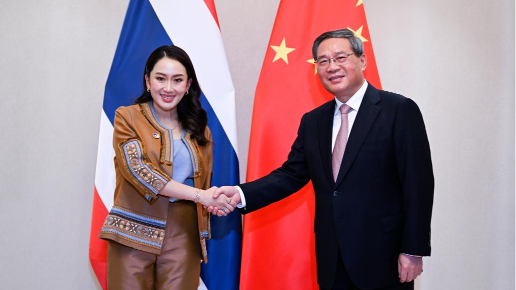 Chinese Premier Li Qiang (R) meets with Thai Prime Minister Paetongtarn Shinawatra on the sidelines of the leaders' meetings on East Asia cooperation held in Vientiane, Laos, October 10, 2024. /Xinhua