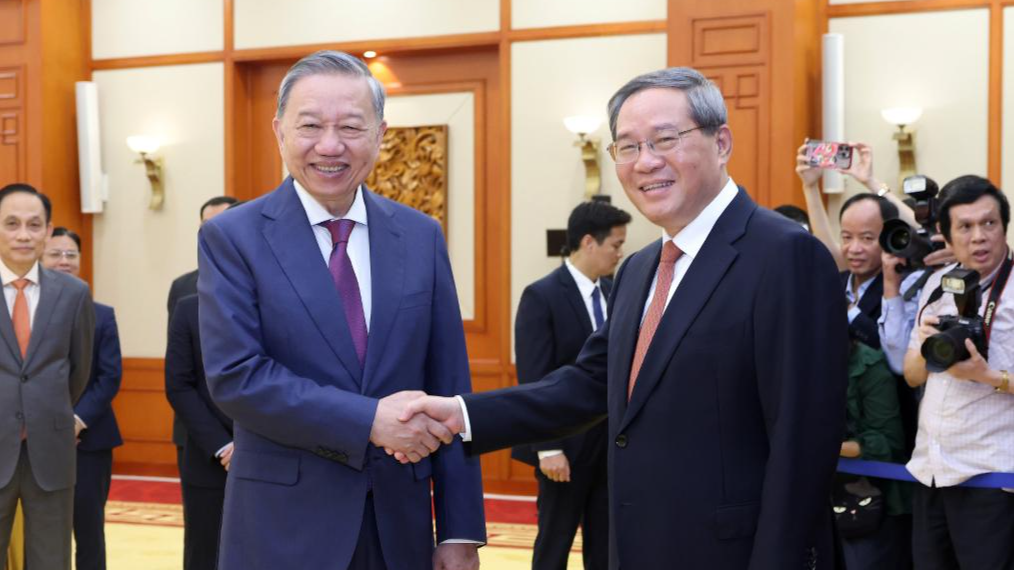 Chinese Premier Li Qiang (R) meets with To Lam, general secretary of the Communist Party of Vietnam Central Committee and Vietnamese president in Hanoi, Vietnam, October 12, 2024. /Xinhua