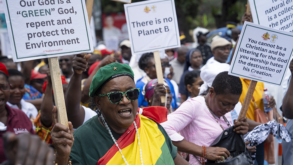 Hundreds march against Ghana's damaging informal gold mining boom
