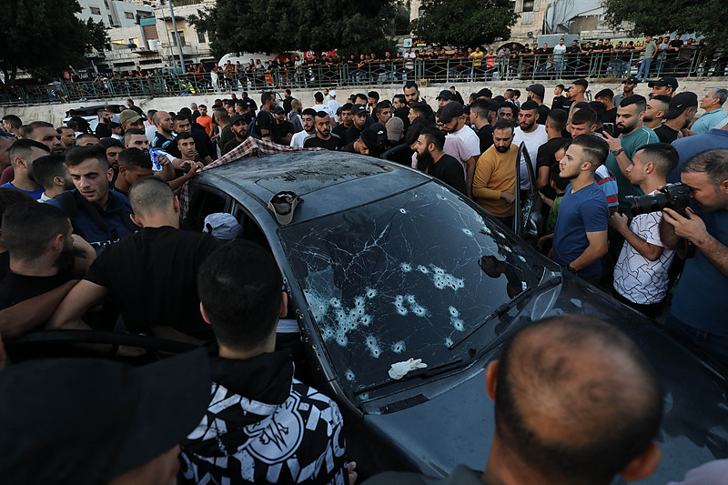 Bullet holes are seen in the windshield of a vehicle after Israeli soldiers opened fire killing four Palestinian in Nablus, West Bank, October 9, 2024. /CFP 