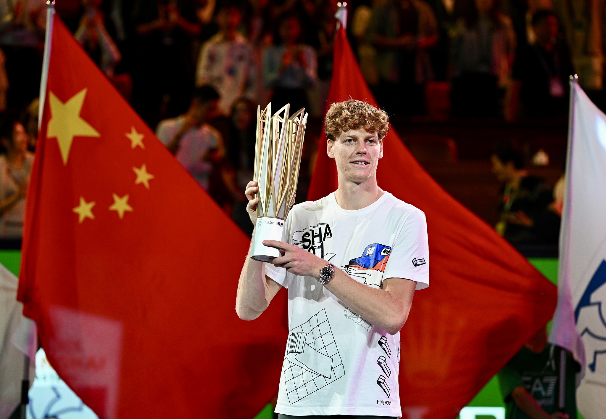 Jannik Sinner of Italy wins the men's singles title at the Shanghai Masters in east China's Shanghai Municipality , October 13, 2024. /CFP