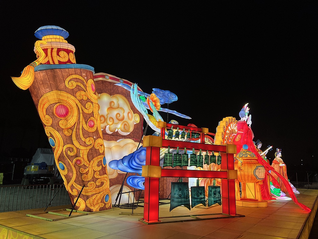 Photo taken on October 17, 2024 shows a lantern installation showcased at the 2024 Los Angeles Lantern Art Expo in the U.S. /CFP