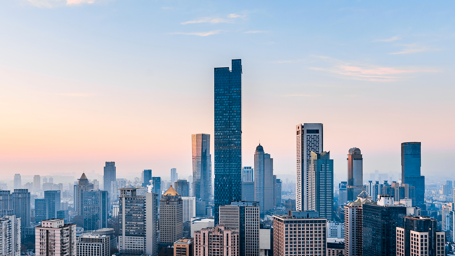 A serene dawn over Nanjing's skyline in Jiangsu Province, China./CFP