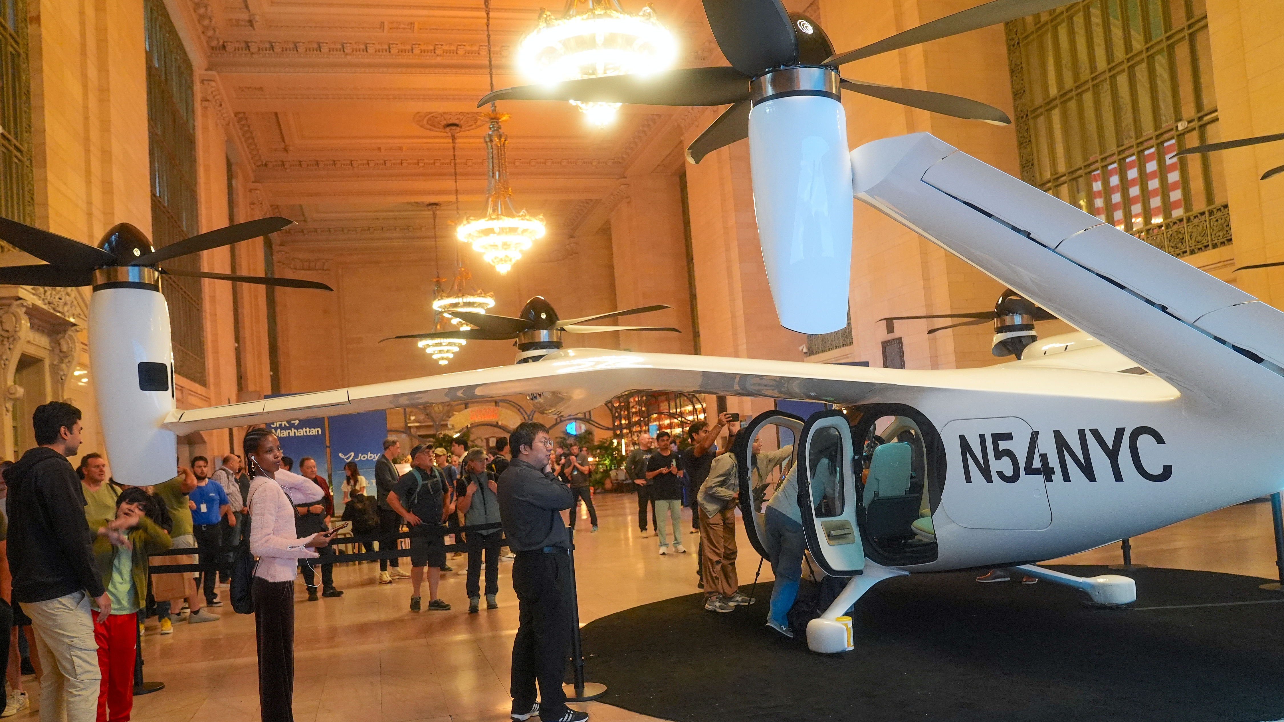 A view of electric air taxi on display at Grand Central Station's Vanderbilt Hall in New York, the United States, October 04, 2024. /CFP