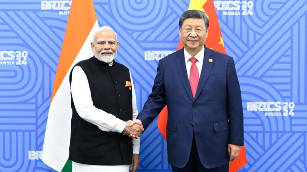 Chinese President Xi Jinping meets with Indian Prime Minister Narendra Modi on the sidelines of the 16th BRICS Summit in Kazan, Russia, October 23, 2024. /Xinhua