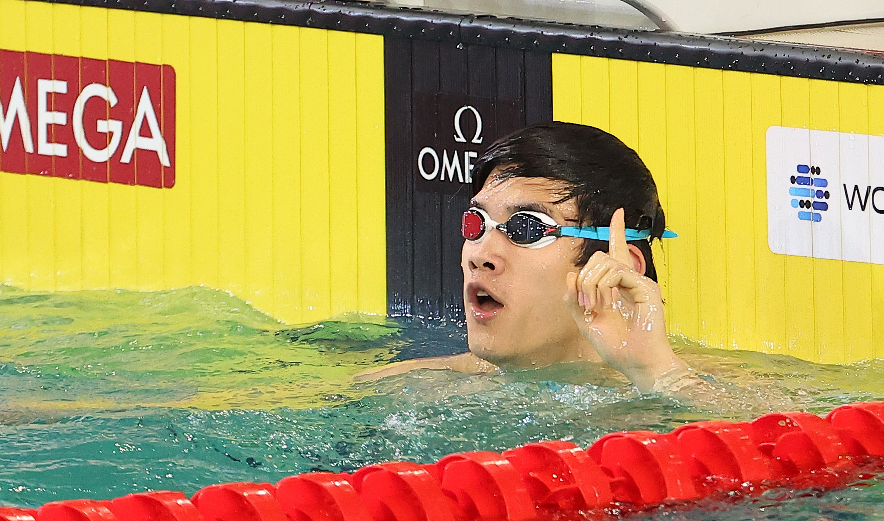 Pan Zhanle of China wins the men's 400-meter freestyle gold medal at the World Aquatics Swimming World Cup in Incheon, South Korea, October 24, 2024. /CFP