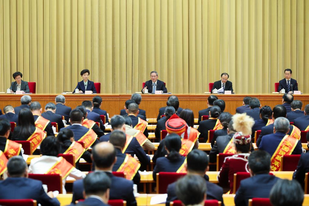 Chinese Premier Li Qiang (C) addresses a national civil affairs conference in Beijing, China. The conference was held in Beijing from October 25 to 26. /Xinhua