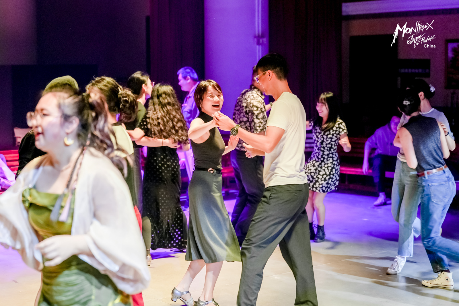 Festival goers sway to the rhythm and enjoy a unique blend of music and dance at the Montreux Jazz Festival China in Suzhou, Jiangsu Province on October 26, 2024. /Photo provided to CGTN