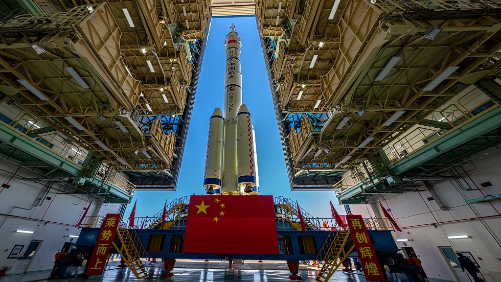 The combination of the Shenzhou-19 spaceship and a Long March-2F carrier rocket at the Jiuquan Satellite Launch Center in northwest China. /CFP