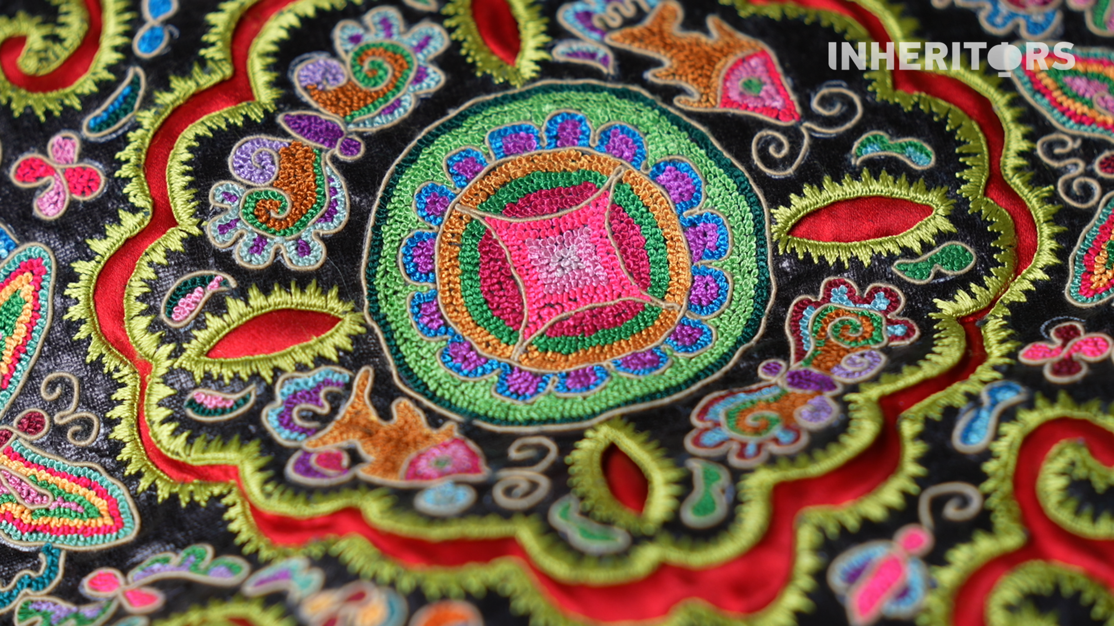 Details of some Dong embroidery work. /CGTN