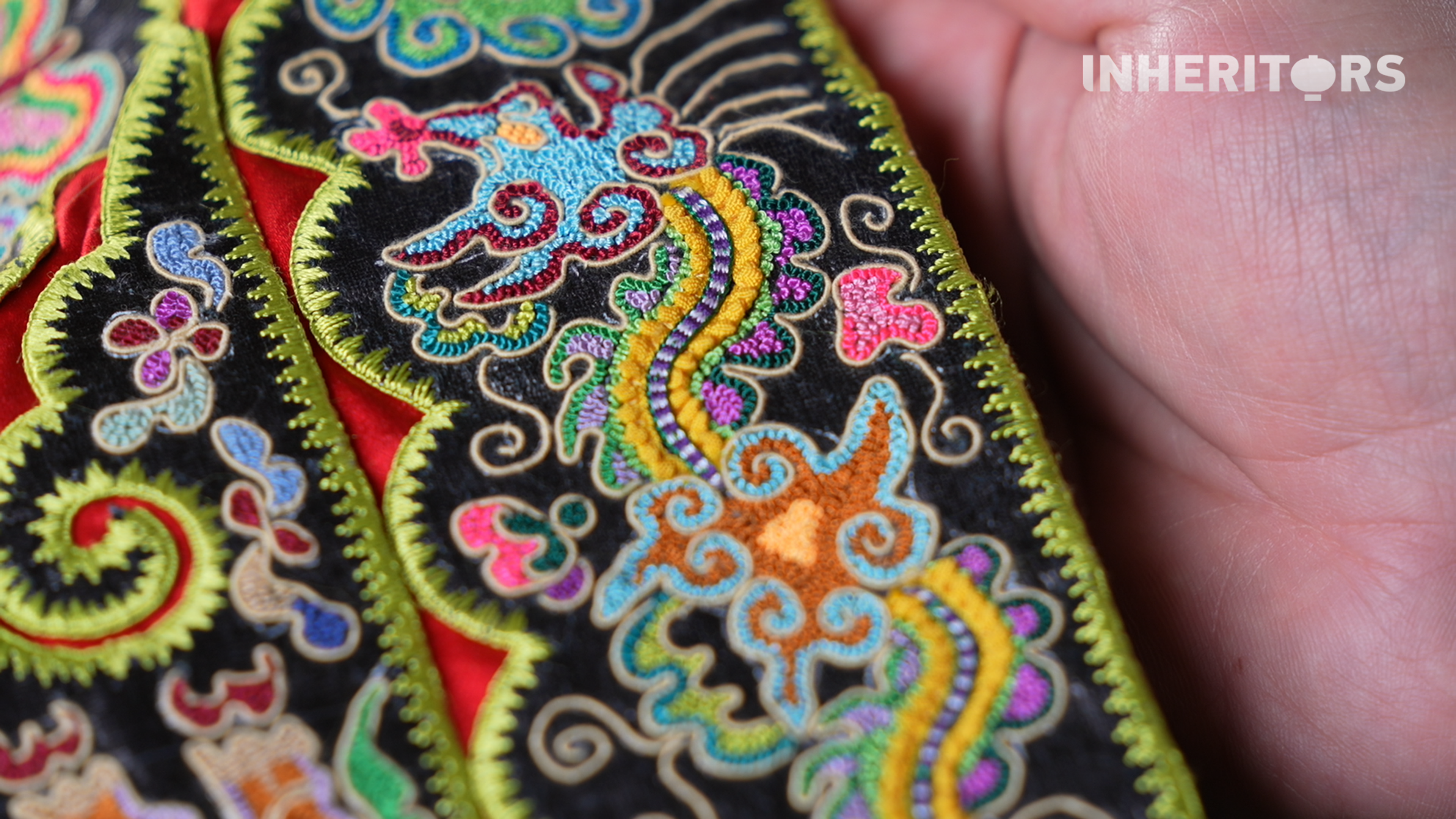 Details of some Dong embroidery work. /CGTN