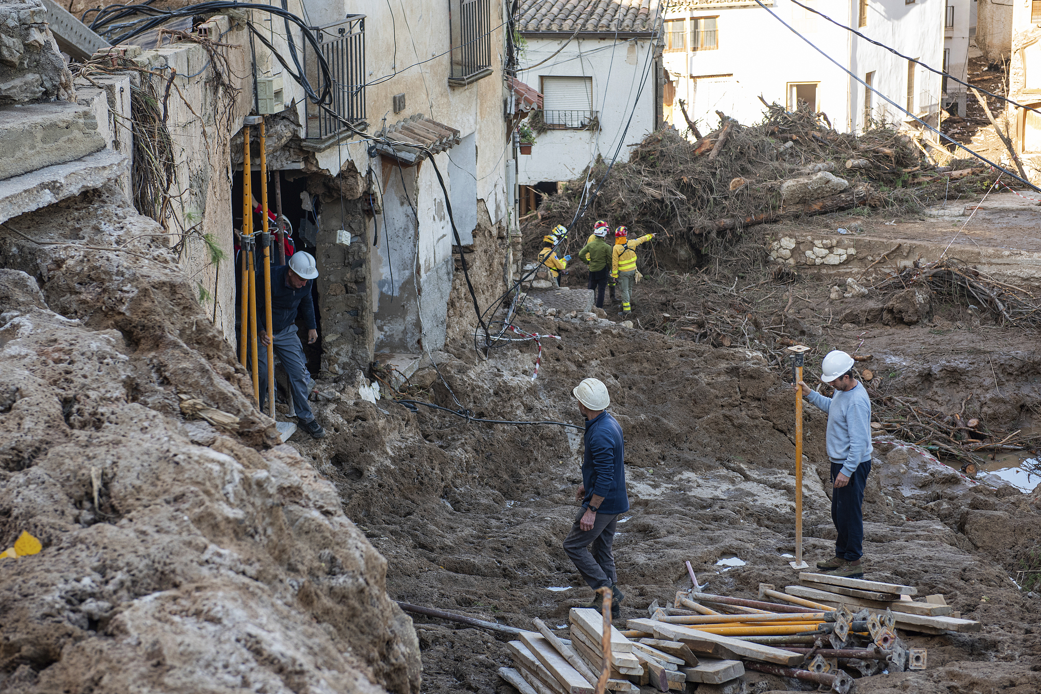 Emergency services are at work in Letur, Albacete, Castilla-La Mancha, Spain, October 30, 2024. /CFP