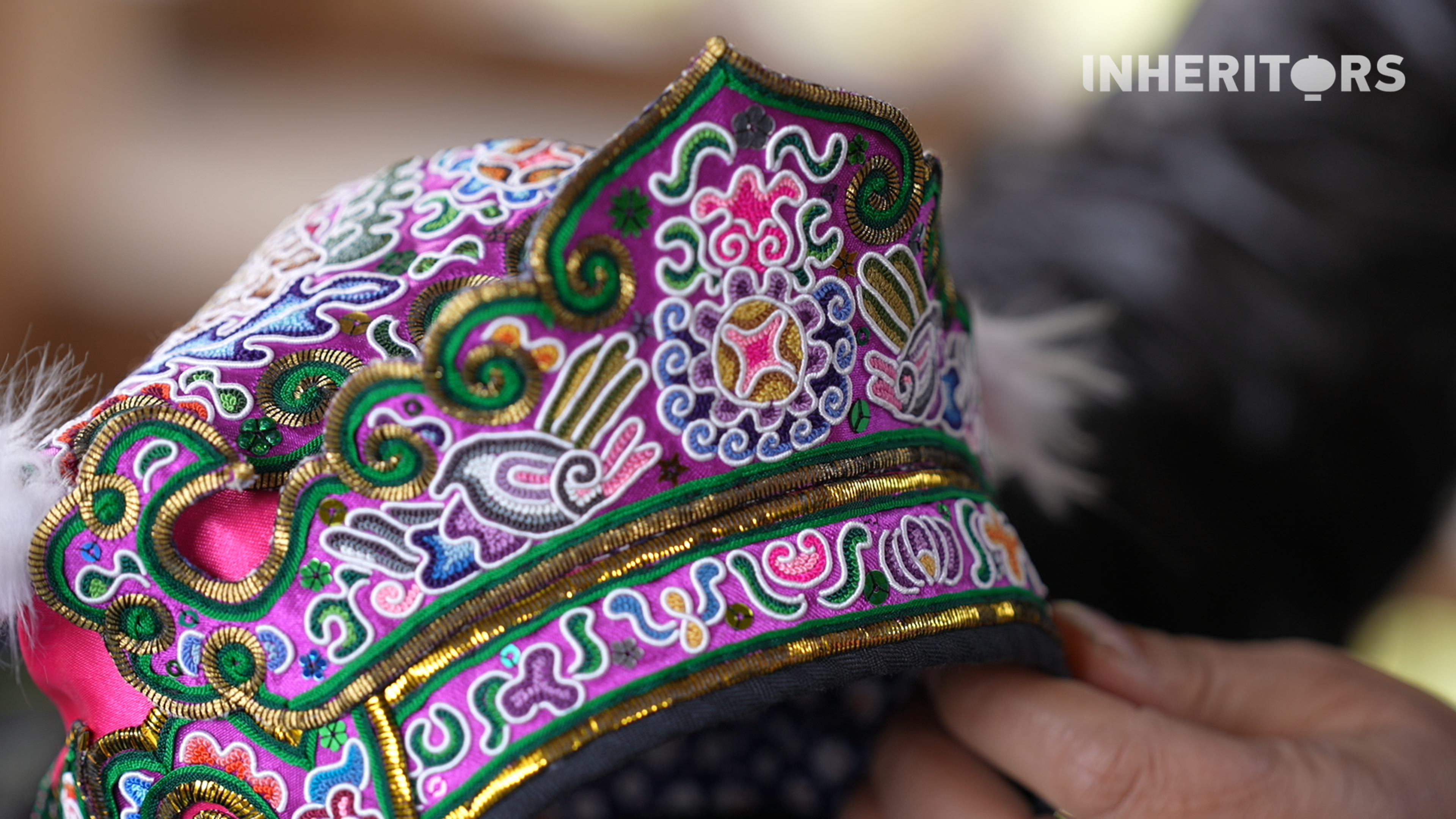 Details of a Dong embroidery handicraft /CGTN