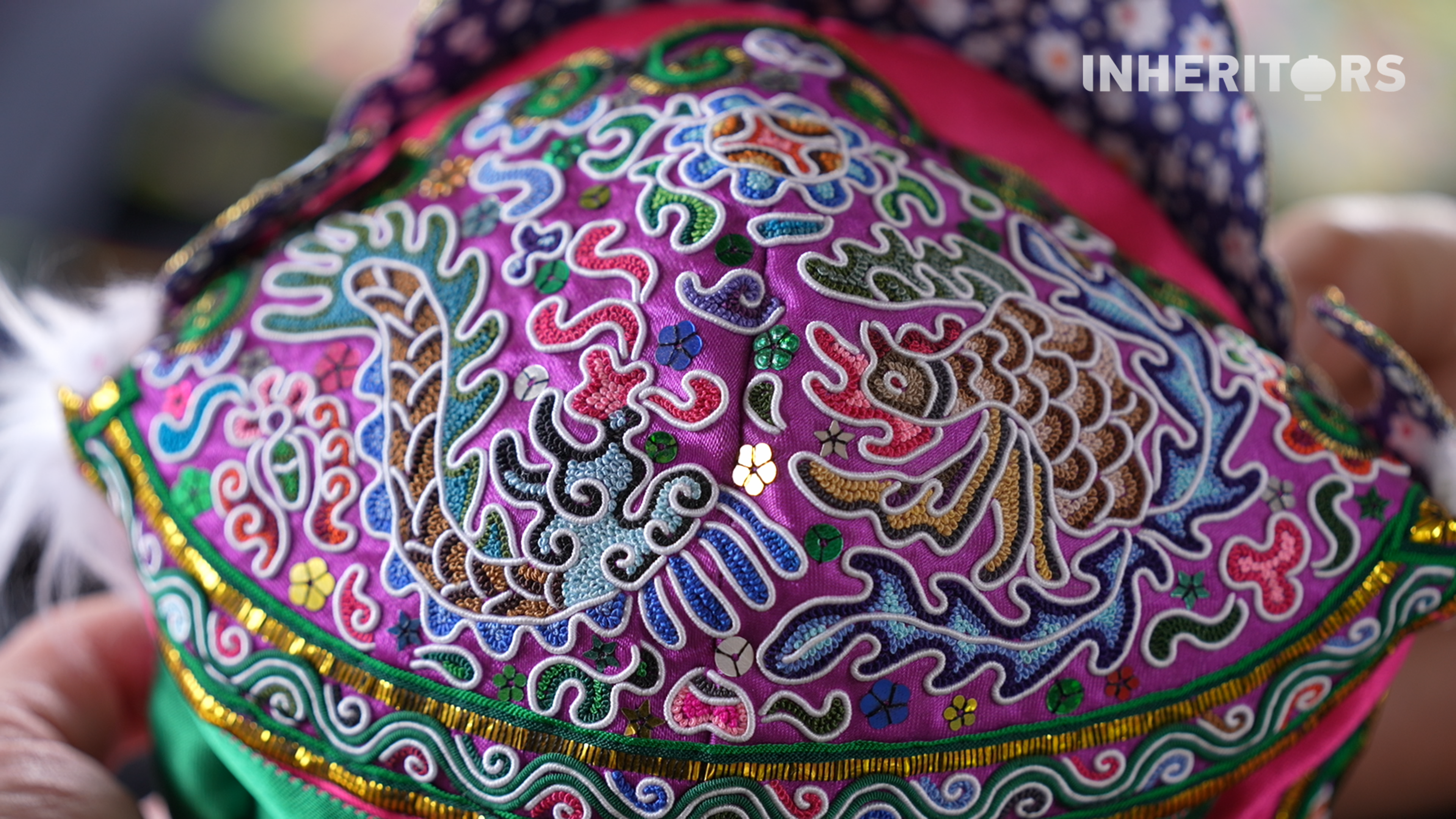 Details of a Dong embroidery handicraft /CGTN