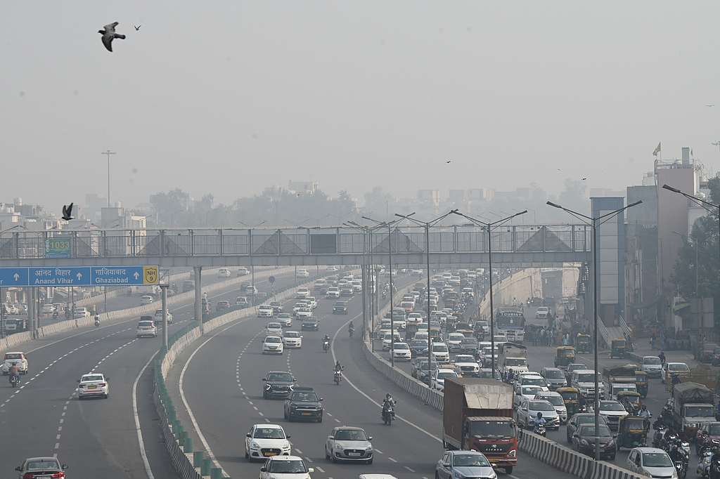 An aerial view of smog at Civic Centre in New Delhi, India, October 28, 2024. /CFP