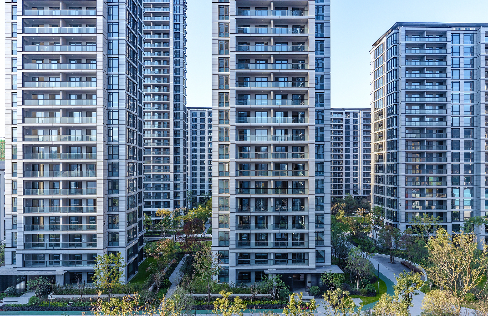 The south-facing facade of newly build residential property. /CFP file photo